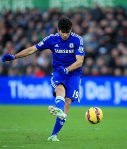 Leader Chelsea routs Swansea 5-0, Man United beats QPR 2-0 in Premier League | iNFOnews.ca