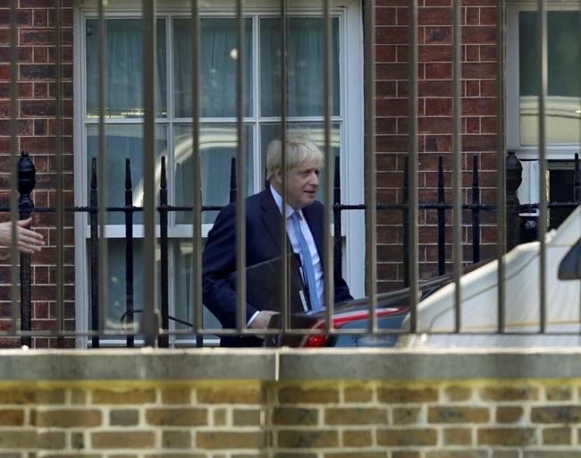 The Latest: Juncker: EU won't reopen talks on Brexit deal | iNFOnews.ca CP1793685218