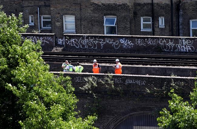 British police: 3 men struck dead by train in south London | iNFOnews.ca British police: 3 men struck dead by train in south London | iNFOnews.ca