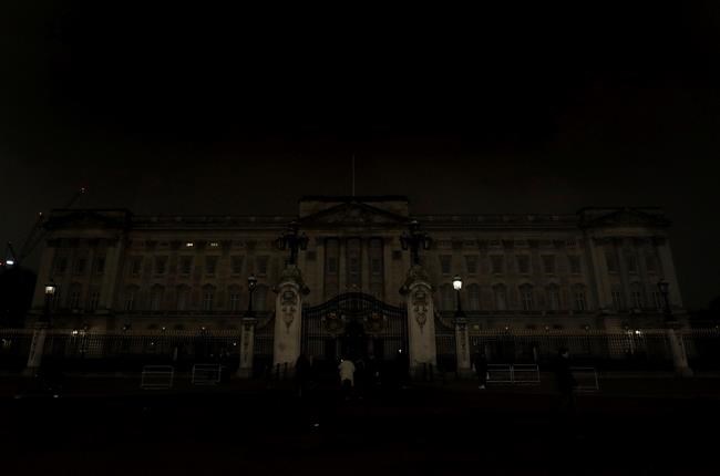 Lights go dark for Earth Hour to highlight climate change | iNFOnews.ca