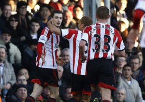 Chelsea wins again to go top of Premier League; big victories for Sunderland, West Ham | iNFOnews.ca CP26782844