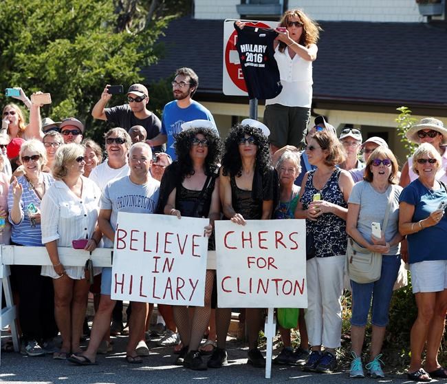 Cher insults Trump, with gusto, at Clinton fundraiser | iNFOnews.ca Cher insults Trump, with gusto, at Clinton fundraiser | iNFOnews.ca