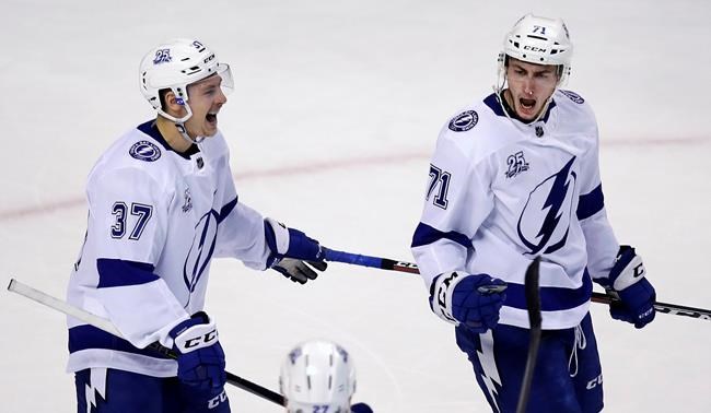 Lightning strike quickly, beat Bruins 4-1, lead series 2-1 | iNFOnews.ca Lightning strike quickly, beat Bruins 4-1, lead series 2-1 | iNFOnews.ca