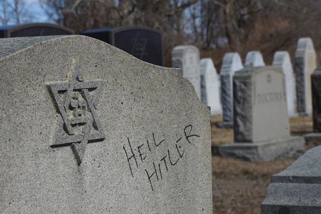 Police: Anti-Semitic graffiti worse than at first thought | iNFOnews.ca Police: Anti-Semitic graffiti worse than at first thought | iNFOnews.ca