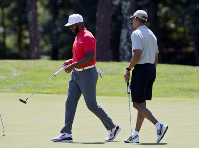 Golf sets the pace for Obama's first days on vacation | iNFOnews.ca CP1701806887