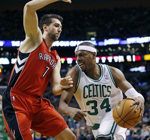 Celtics beat Raptors 107-89; Rondo ties season high with 20 assists, Terry scores 20 | iNFOnews.ca CP20828363