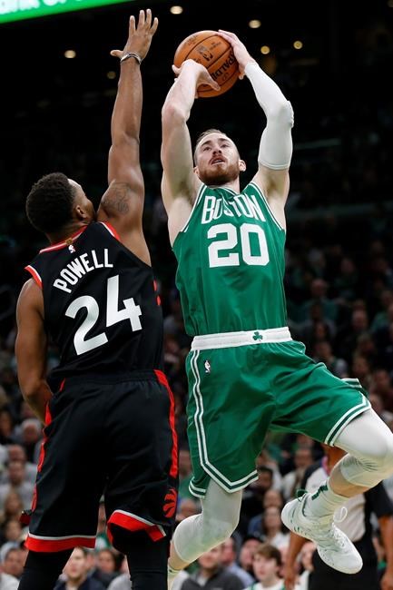 Brown scores 25, Celtics rally late to beat Raptors 112-106 | iNFOnews.ca