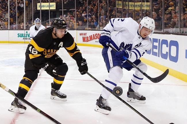 Matthews, Hyman score in 2nd, Maple Leafs beat Bruins 4-1 | iNFOnews.ca