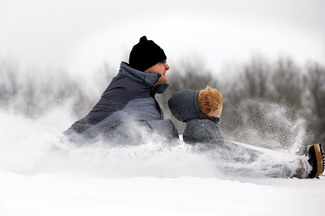 Winter storm socks Midwest, East, spawning accidents, deaths | iNFOnews.ca Winter storm socks Midwest, East, spawning accidents, deaths | iNFOnews.ca