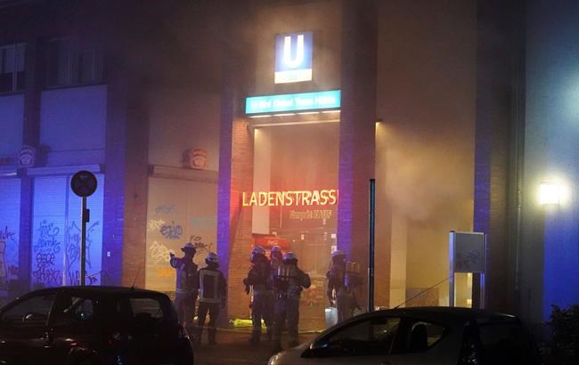 Fire in Berlin subway station injures 4 | iNFOnews.ca Fire in Berlin subway station injures 4 | iNFOnews.ca