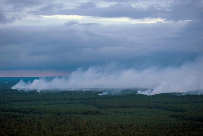 Thousands battle large blaze in parched northern Germany | iNFOnews.ca