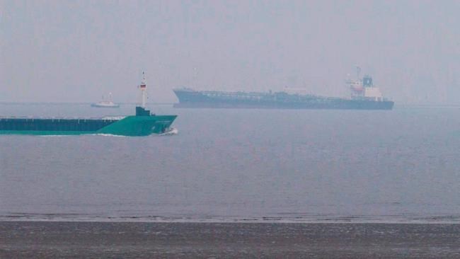 Tanker ship runs aground on Germany's Elbe river | iNFOnews.ca Tanker ship runs aground on Germany's Elbe river | iNFOnews.ca
