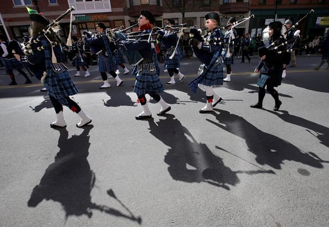 Thousands turn out for St. Patrick's Day parade in Boston | iNFOnews.ca CP1806131061
