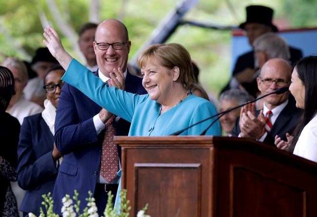 Merkel tells Harvard grads to tear down 'walls of ignorance' | iNFOnews.ca CP444204759
