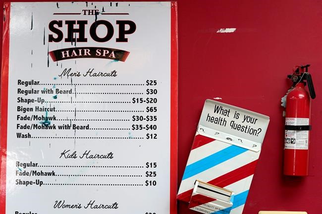Barbers, artists help defy vaccine myths for people of colour | iNFOnews.ca