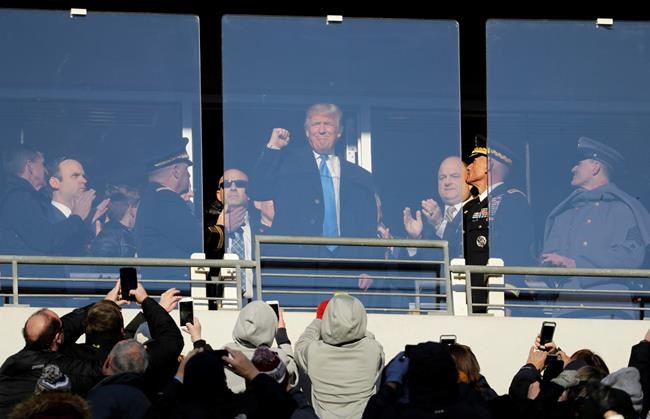 Trump cheered by fans at annual Army-Navy game | iNFOnews.ca