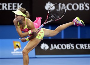 Eugenie Bouchard advances at Australian Open, on-court presenter asks her to 'Give us a twirl' | iNFOnews.ca CP31564588
