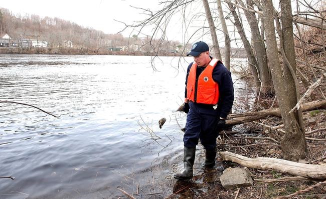 Police: 9-year-old found in Maine river, brother missing | iNFOnews.ca