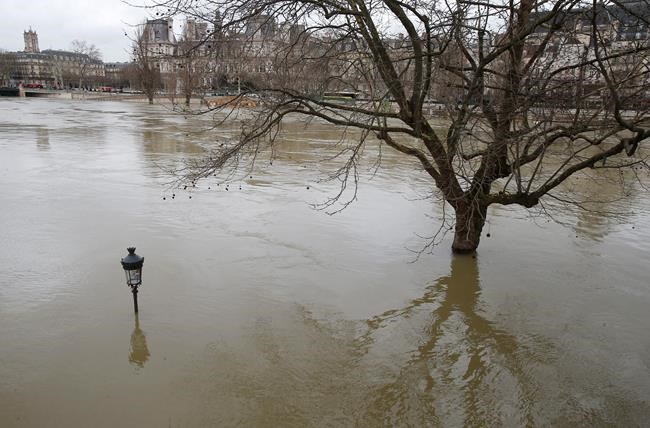 Floods peak in Paris as France sees worst rains in 50 years | iNFOnews.ca CP505589266