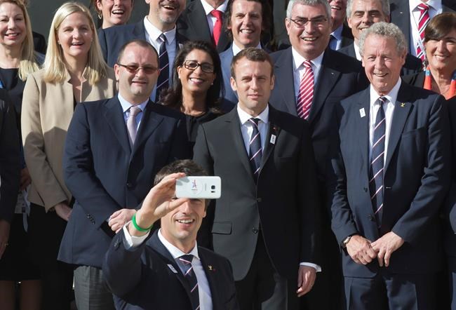 French president pushes Paris Olympic bid, vets ministers | iNFOnews.ca CP1125877585
