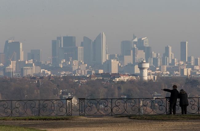 Parisians grapple with worst winter pollution in a decade | iNFOnews.ca