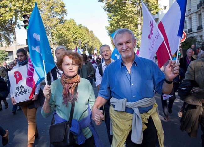 Tens of thousands march in Paris against same-sex marriage | iNFOnews.ca Tens of thousands march in Paris against same-sex marriage | iNFOnews.ca