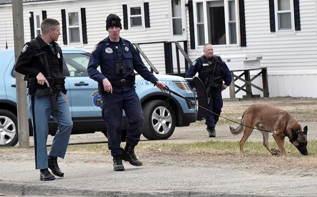 The Latest: Reward offered in death of Maine deputy | iNFOnews.ca CP168869904