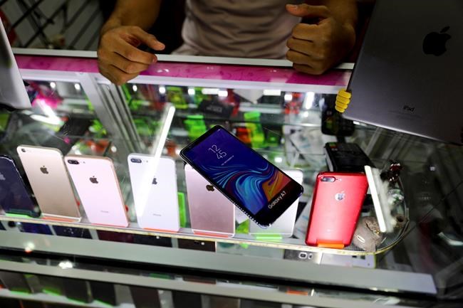 Mexicans buy fake cellphones to hand over in muggings | iNFOnews.ca Mexicans buy fake cellphones to hand over in muggings | iNFOnews.ca
