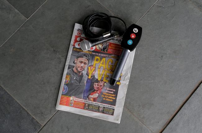 Neymar signs 5-year deal with PSG in world-record transfer | iNFOnews.ca