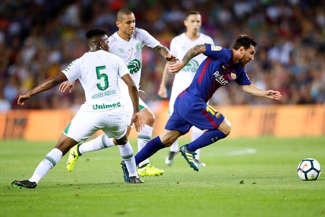 Chapecoense crash survivor returns to pitch at Barcelona | iNFOnews.ca CP1904572693