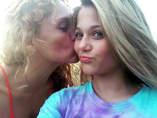 Pre-teens arrested for cyberbullying before girl's suicide | iNFOnews.ca