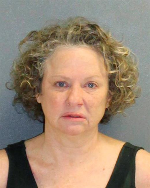 White woman threatens black deputy with KKK during arrest | iNFOnews.ca