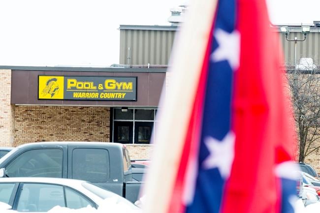 Confederate flag-bearing trucks park outside Michigan school | iNFOnews.ca Confederate flag-bearing trucks park outside Michigan school | iNFOnews.ca
