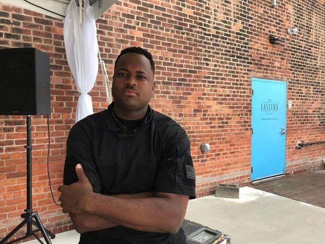 Detroit business owner spits on black man in parking dispute | iNFOnews.ca Detroit business owner spits on black man in parking dispute | iNFOnews.ca