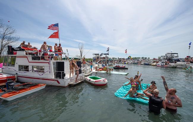 Annual Michigan boat party threatens social distancing rules | iNFOnews.ca Annual Michigan boat party threatens social distancing rules | iNFOnews.ca
