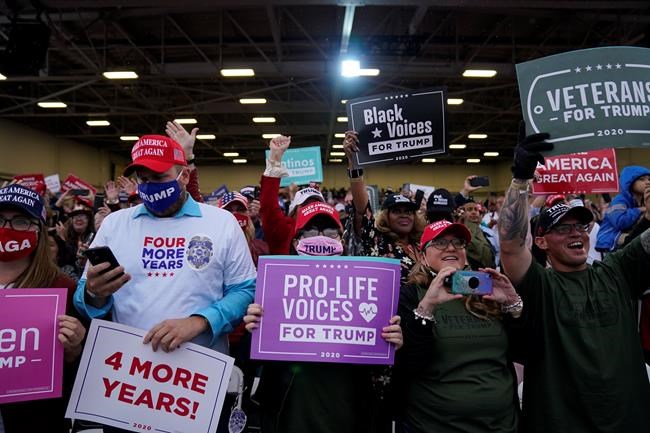 Trump revels in packed Michigan crowd amid book fallout | iNFOnews.ca