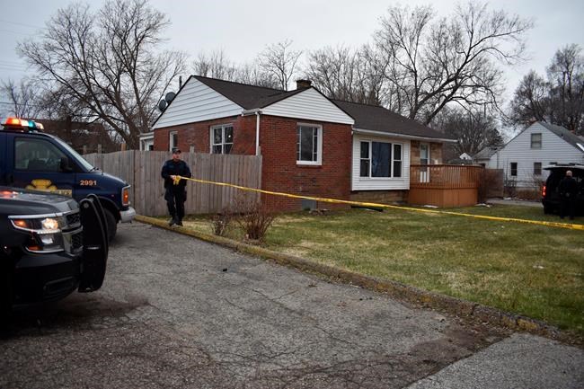 Michigan mother leaves 2 infant girls in suitcase on curb | iNFOnews.ca Michigan mother leaves 2 infant girls in suitcase on curb | iNFOnews.ca