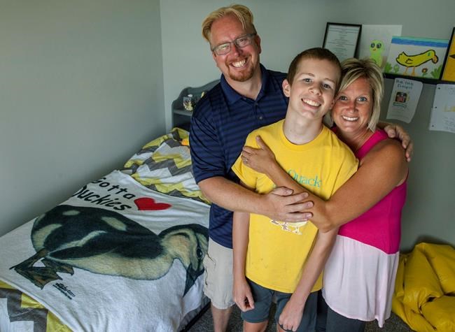 Michigan township allows autistic boy to keep therapy ducks | iNFOnews.ca