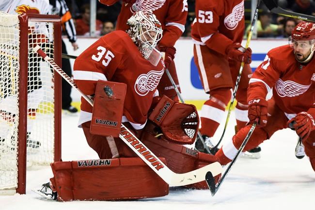 Backlund breaks tie in 3rd period, Flames beat Red Wings 3-2 | iNFOnews.ca