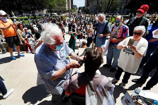 Official says defiant Michigan barbershop is health threat | iNFOnews.ca