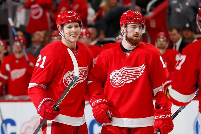 Horvat scores 3 in 3rd, Canucks rally past Red Wings 5-2 | iNFOnews.ca