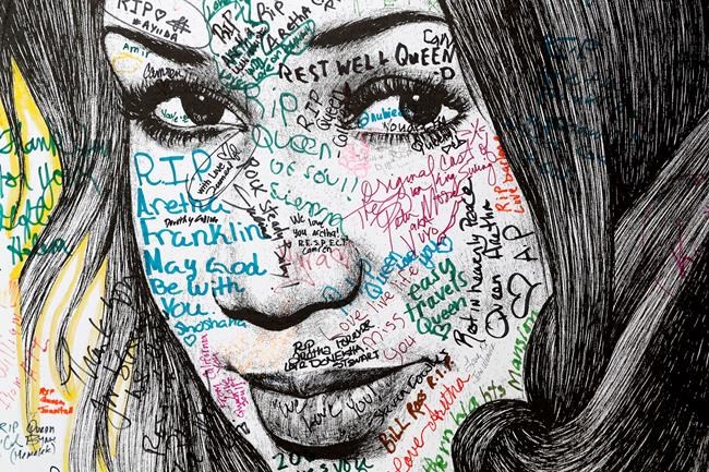 Fans stream in for 2nd day of Aretha Franklin public viewing | iNFOnews.ca