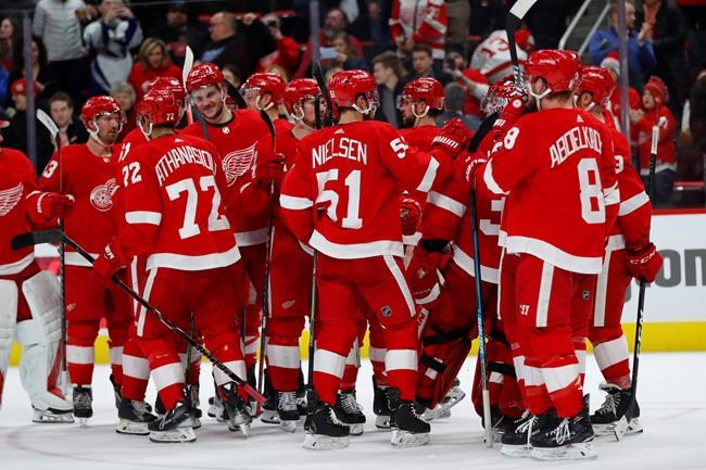 Athanasiou, Howard lead Red Wings past Senators, 3-2 | iNFOnews.ca