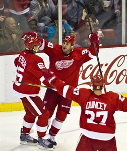 Stephen Weiss scores twice during 3-goal second period to help Red Wings top Senators 4-3 | iNFOnews.ca Stephen Weiss scores twice during 3-goal second period to help Red Wings top Senators 4-3 | iNFOnews.ca
