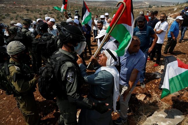 Israel police wound Palestinian driver who attacked officers | iNFOnews.ca