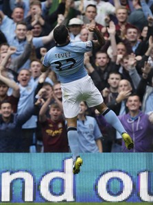 Man City recovers against Southampton to open title defence with 3-2 win; Chelsea beats Wigan | iNFOnews.ca
