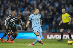 Man City routs Newcastle 5-0 to close gap on Chelsea after leaders are held 1-1 by Burnley | iNFOnews.ca CP31993072