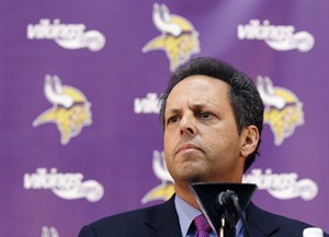 Vikings 'made a mistake' with Peterson decision, put star on leave with abuse case pending | iNFOnews.ca CP29925121