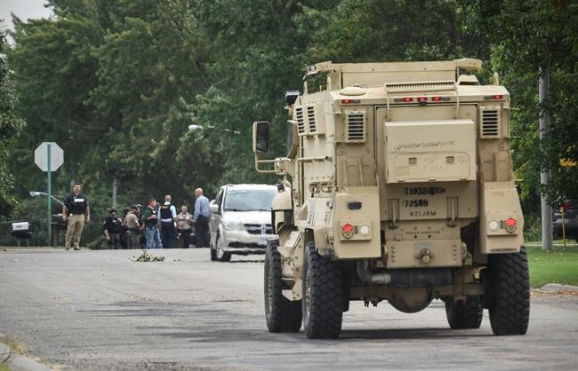 Man arrested in compound-bow shooting of Minnesota deputy | iNFOnews.ca