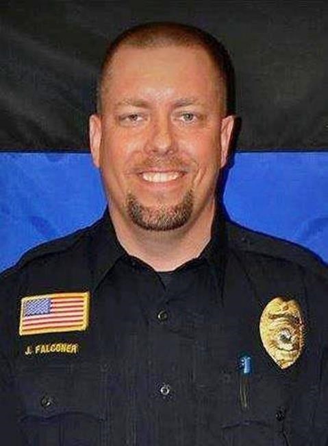 Officer who stopped Minnesota mall stabbing speaks out | iNFOnews.ca